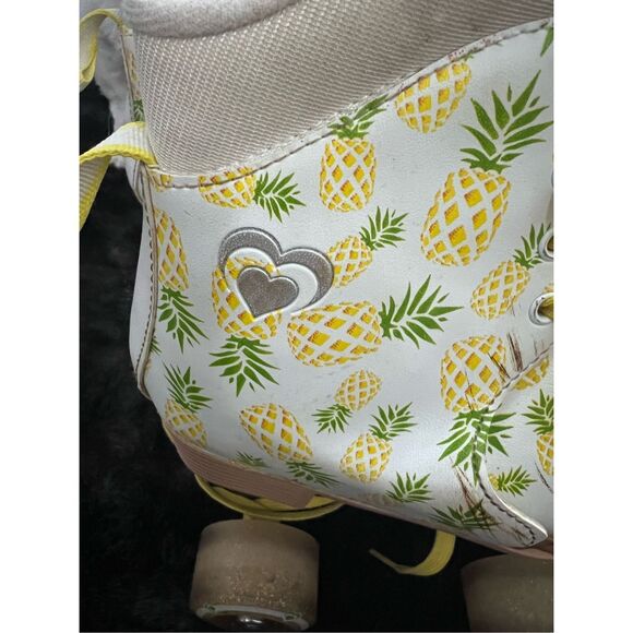 Circle Society Classic Adjustable Skate, pineapples size 3 - 7 - Picture 3 of 8
